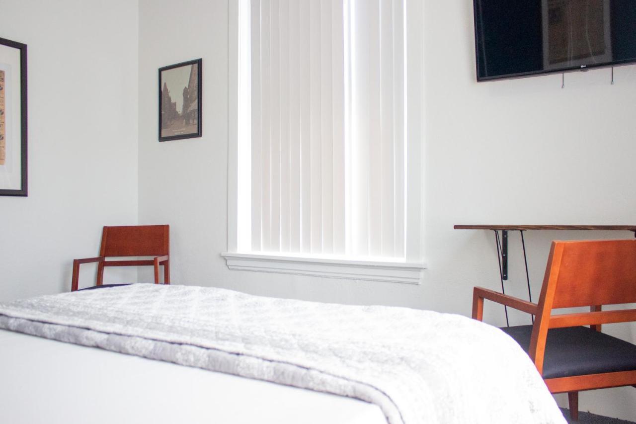 Private Ensuite Room